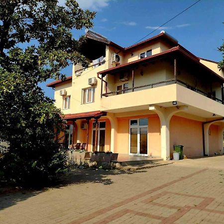 Shale Apartments And Rooms Gevgelija Buitenkant foto