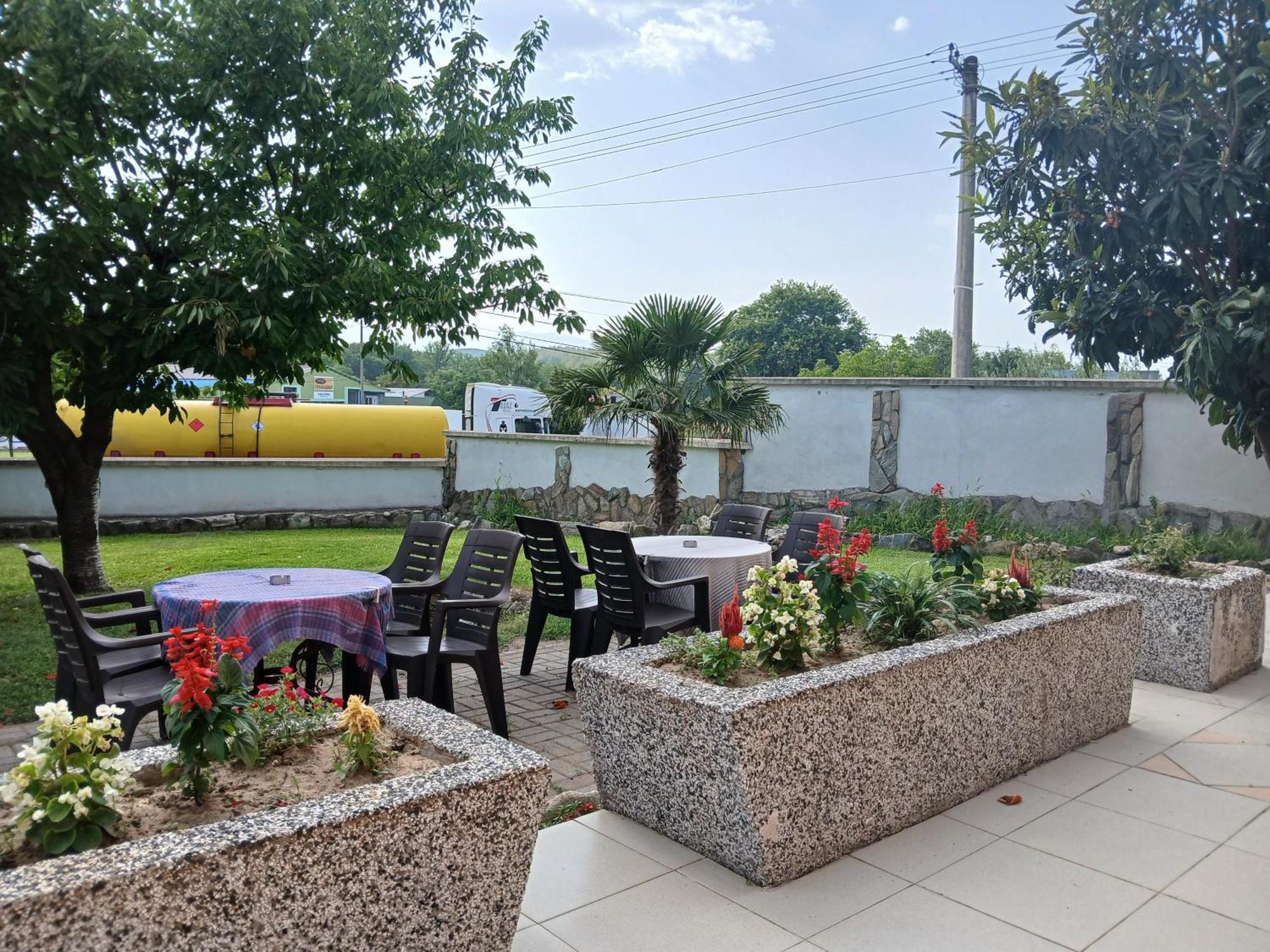 Shale Apartments And Rooms Gevgelija Buitenkant foto
